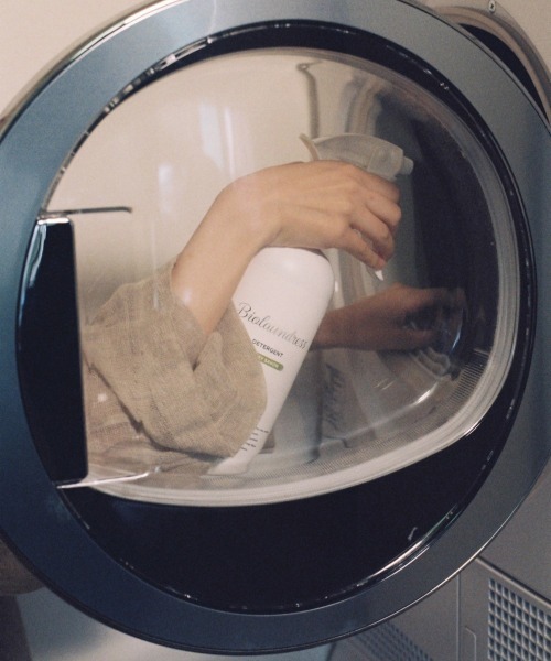 entre square(アントレスクエアー)の「Biolaundress 衣類洗剤 ウッディーブーケ 500ml スプレイヤータイプ(ランドリーグッズ・レディース・ホワイト・ONE SIZE)」の4枚目の写真