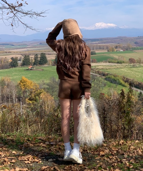 INTER FACTORY（インターファクトリー）の「mayu - チャーム付きフェイクファーバッグ made in INTERFACTORY（ハンドバッグ・レディース・アイボリー/ブラウン・FREE）」の9枚目の写真