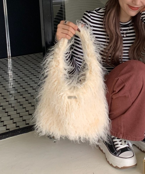 ⭐︎YuM⭐︎MM6⭐︎オフホワイト色フェイクファーコート レザー袖口付き ⭐︎YuM様専用⭐︎MM6⭐︎オフホワイト色フェイクファーコート