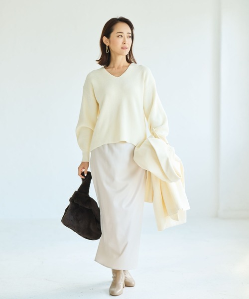 Elura(エルーラ)の「<WEB限定>袖ボリュームふんわりニット バルーンスリーブ/150034(ニット/セーター・レディース・オレンジ/ブルー/オフホワイト/チャコールグレー/ネイビー/ラベンダー・MEDIUM/LARGE)」の15枚目の写真