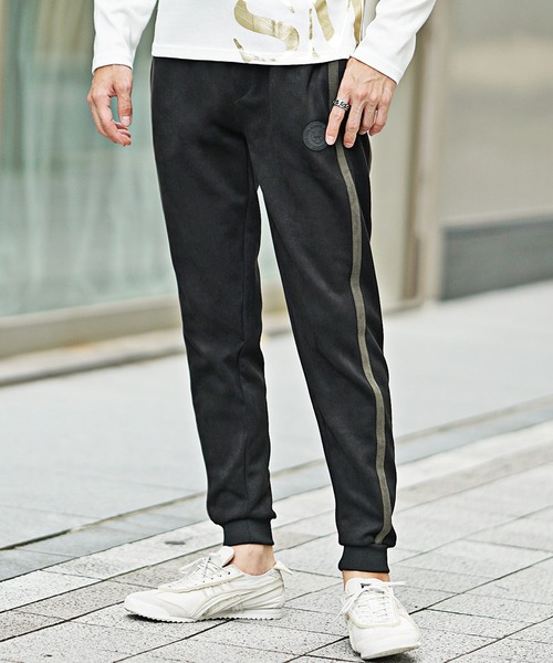 SOMEDIFF(サムディフ)の「【SOMEDIFF】フェイクスウェードラインフルパンツ メンズ スエード ジョガーパンツ スウェットパンツ 春服(スウェットパンツ・メンズ・オフホワイト/ブラック・M/L/XL)」の1枚目の写真