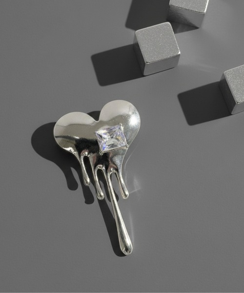 styiro（スタイロ）の「ビジューメルトハートメタルブローチ（ブローチ/コサージュ・レディース・シルバー/ゴールド・FREE）」の12枚目の写真