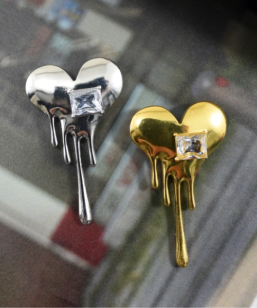 styiro（スタイロ）の「ビジューメルトハートメタルブローチ（ブローチ/コサージュ・レディース・シルバー/ゴールド・FREE）」の7枚目の写真