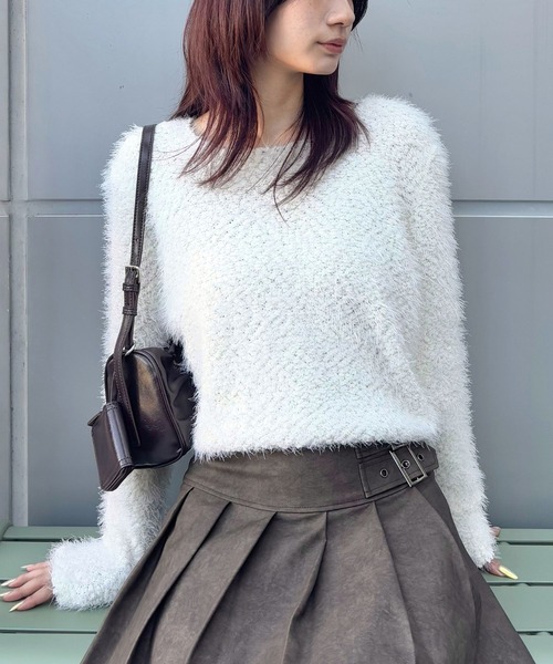 FOREVER 21（フォーエバー トゥエンティーワン）の「【2024FW】フワフワニットプルオーバー（ニット/セーター・レディース・ナチュラル/ブラック/ライトブルー・FREE）」の3枚目の写真