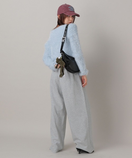 FOREVER 21（フォーエバー トゥエンティーワン）の「【2024FW】フワフワニットプルオーバー（ニット/セーター・レディース・ナチュラル/ブラック/ライトブルー・FREE）」の5枚目の写真