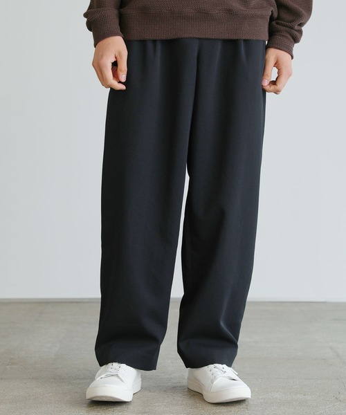 ASTRONOMY(アストロノミー)の「タックワイドパンツ(その他パンツ・メンズ・ブラック/ベージュ/カーキ/スモークピンク/ダークネイビー/ブルー・マルチサイズ)」の2枚目の写真