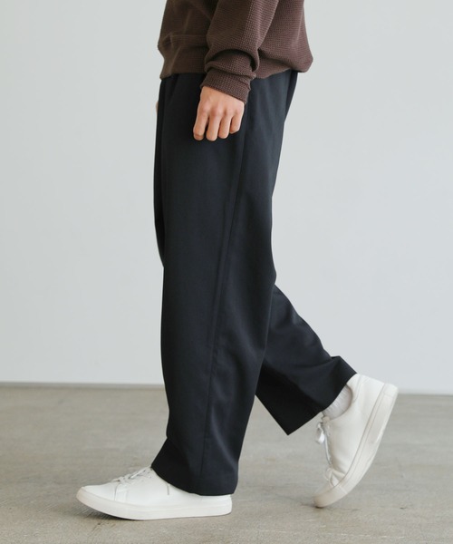 ASTRONOMY(アストロノミー)の「タックワイドパンツ(その他パンツ・メンズ・ブラック/ベージュ/カーキ/スモークピンク/ダークネイビー/ブルー・マルチサイズ)」の7枚目の写真