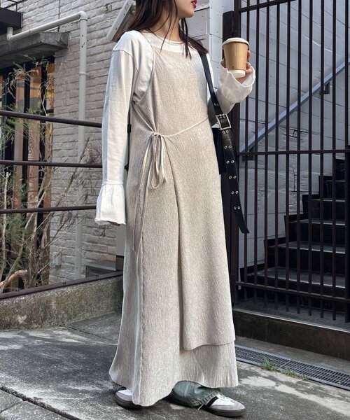 CIAOPANIC TYPY（チャオパニックティピー）の「ベロアプリーツラップキャミワンピース（ワンピース・レディース・サックスブルー/アイボリー/ブラック・ONE SIZE）」の4枚目の写真