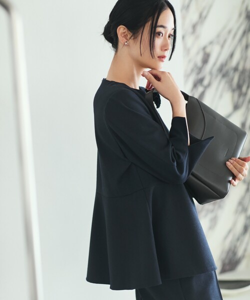 THE SHOP TK （ザ ショップ ティーケー ）の「【ONOFF活躍/セレモニー/通勤】杢調カルゼペプラムブラウス/洗える（シャツ/ブラウス・レディース・ナチュラル/ネイビー・12/13）」の3枚目の写真