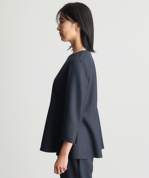 THE SHOP TK （ザ ショップ ティーケー ）の「【ONOFF活躍/セレモニー/通勤】杢調カルゼペプラムブラウス/洗える（シャツ/ブラウス・レディース・ナチュラル/ネイビー・12/13）」の17枚目の写真