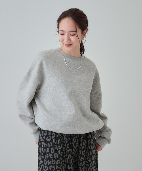 SHOO・LA・RUE（シューラルー）の「◆【S-LL】あったか裏毛 裾ドロストスウェット（Tシャツ/カットソー・レディース・グレー/チャコールグレー・01/02/03/04）」の5枚目の写真