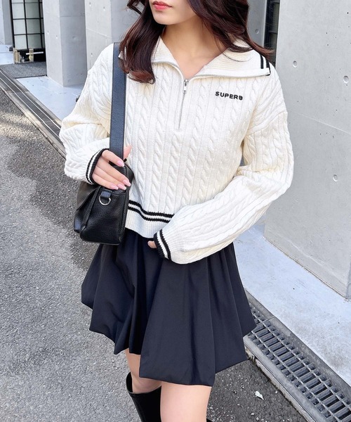 INGNI（イング）の「ケーブルショート丈ハーフジップニット（ニット/セーター・レディース・ブラック×ホワイト/ホワイト×ブラック/グレー×ホワイト/ワイン系2・M）」の5枚目の写真