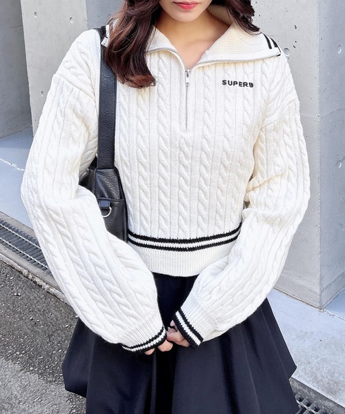 INGNI（イング）の「ケーブルショート丈ハーフジップニット（ニット/セーター・レディース・ブラック×ホワイト/ホワイト×ブラック/グレー×ホワイト/ワイン系2・M）」の6枚目の写真