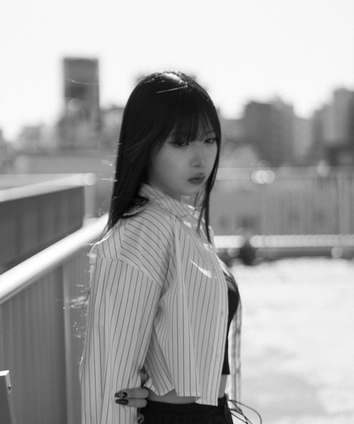 Subciety(サブサエティ)の「Cropped shirt【WOMEN】(シャツ/ブラウス・レディース・ストライプ/ブルー/ホワイト・MEDIUM/SMALL)」の15枚目の写真