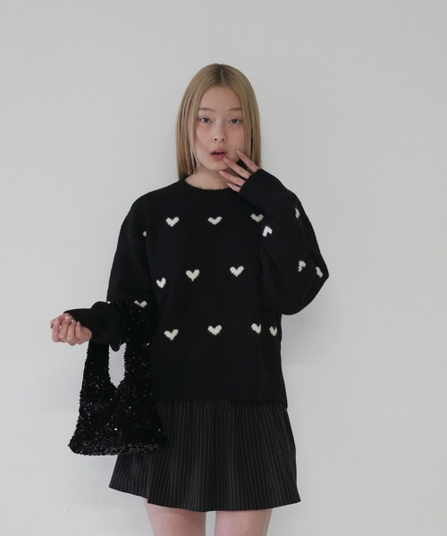 Uenui(ウニュイ)の「【 cunii 】ハートラウンドニット(ニット/セーター・レディース・アイボリー/グレー/ネイビー/ブラック・FREE)」の19枚目の写真