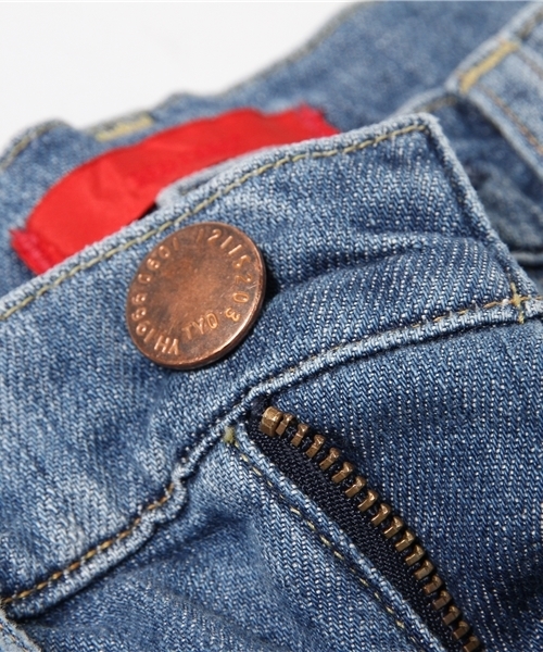 RED CARD TOKYO（レッドカード）の「RED CARD デニムパンツ（デニムパンツ・レディース・ライトブルー・25/23/27/26/24）」の11枚目の写真