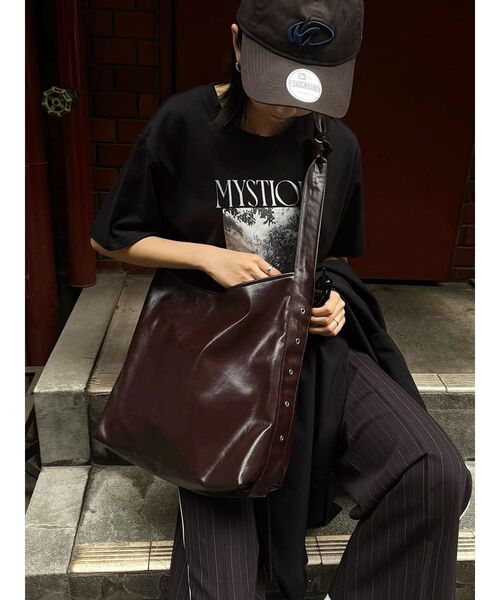 MURUA（ムルーア）の「フェイクレザーショルダーバッグ（ショルダーバッグ・レディース・ブラック/ブラウン・FREE）」の5枚目の写真