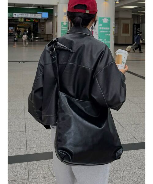 MURUA（ムルーア）の「フェイクレザーショルダーバッグ（ショルダーバッグ・レディース・ブラック/ブラウン・FREE）」の7枚目の写真