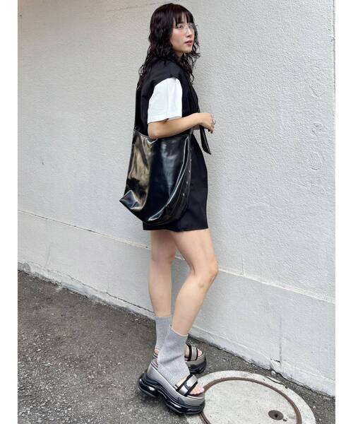 MURUA（ムルーア）の「フェイクレザーショルダーバッグ（ショルダーバッグ・レディース・ブラック/ブラウン・FREE）」の19枚目の写真