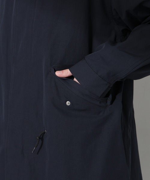 NANO universe（ナノユニバース）の「ウェザークロスフィッシュテールコート（その他アウター・メンズ・ブラック/ベージュ・M/L）」の6枚目の写真