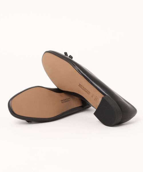 MACKINTOSH PHILOSOPHY(マッキントッシュ フィロソフィー)の「リボンモチーフカッターパンプス(パンプス・レディース・ブラック/ホワイト・23.5cm/24.5cm/23.0cm/24.0cm/22.5cm)」の4枚目の写真