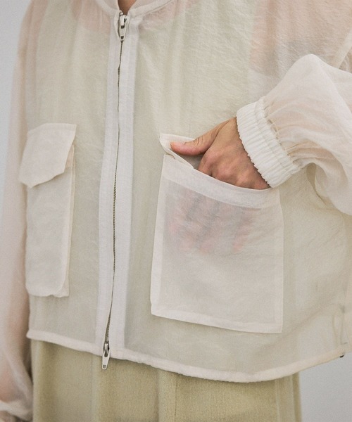 SALON adam et rope'（サロン アダム エ ロペ）の「[25SS]シアークロップドブルゾン 3 / シアーカーディガン（ブルゾン・レディース・ブラック/ブルー系その他4/オフホワイト・FREE）」の22枚目の写真