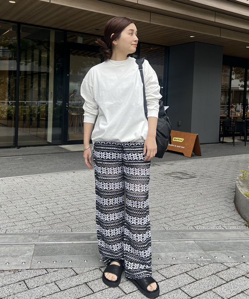 JOURNAL STANDARD（ジャーナルスタンダード）の「《追加2》シャーリングロングスリーブTシャツ（Tシャツ/カットソー・レディース・ホワイト/ブラウン系その他/ダークブルー/ブラック系その他・FREE）」の6枚目の写真