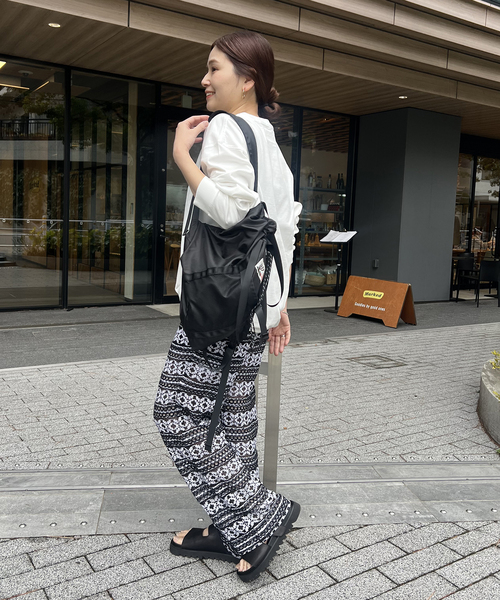 JOURNAL STANDARD（ジャーナルスタンダード）の「《追加2》シャーリングロングスリーブTシャツ（Tシャツ/カットソー・レディース・ホワイト/ブラウン系その他/ダークブルー/ブラック系その他・FREE）」の7枚目の写真