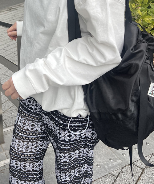 JOURNAL STANDARD（ジャーナルスタンダード）の「《追加2》シャーリングロングスリーブTシャツ（Tシャツ/カットソー・レディース・ホワイト/ブラウン系その他/ダークブルー/ブラック系その他・FREE）」の11枚目の写真