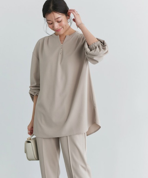 Pierrot(ピエロ)の「ペアスキンスキッパーチュニック(Tシャツ/カットソー・レディース・オフホワイト/グレイッシュベージュ/ブラック・L/M/PM)」の20枚目の写真