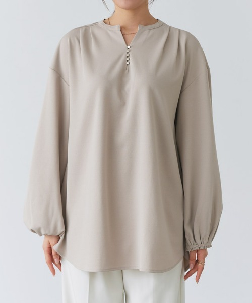 Pierrot(ピエロ)の「ペアスキンスキッパーチュニック(Tシャツ/カットソー・レディース・オフホワイト/グレイッシュベージュ/ブラック・L/M/PM)」の14枚目の写真