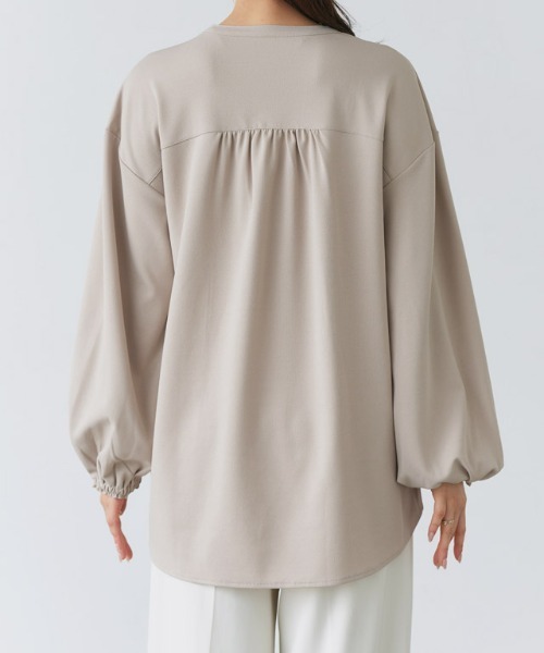 Pierrot(ピエロ)の「ペアスキンスキッパーチュニック(Tシャツ/カットソー・レディース・オフホワイト/グレイッシュベージュ/ブラック・L/M/PM)」の16枚目の写真