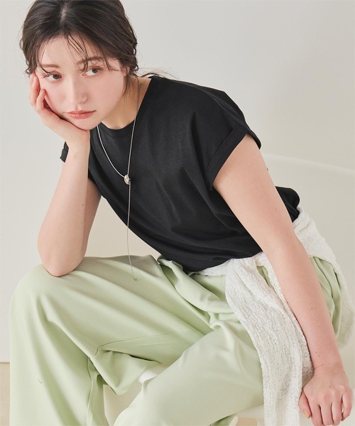titivate(ティティベイト)の「汗染み防止ダブルカフスTシャツ(Tシャツ/カットソー・レディース・ホワイト系その他/ブラウン/ライトグリーン/ホワイト/チャコール/ブラック/ローズ/グレー/グレイッシュベージュ/ブルーグレー/ライトピンク/ライトイエロー・S/M/L)」の4枚目の写真