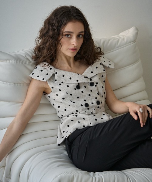 ERADIE オフショルワイドカラー TOP Ivory Off-shoulder wide collar TOP オフショルワイドカラーTOP