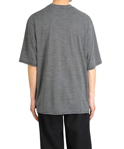 marka（マーカ）の「marka / マーカ：CREW NECK TEE - super 120’s wool -：M25A-14CS02B[COR]（Tシャツ/カットソー・メンズ・ブラック系その他/グレー系その他・2(M)/1(S)）」の7枚目の写真