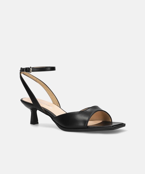 MAMIAN（マミアン）の「スクエアトゥ ストラップサンダル (5.0cmヒール)（サンダル・レディース・ブラック/グレイッシュベージュ/ホワイトゴールド・L/M/S/LL）」の8枚目の写真