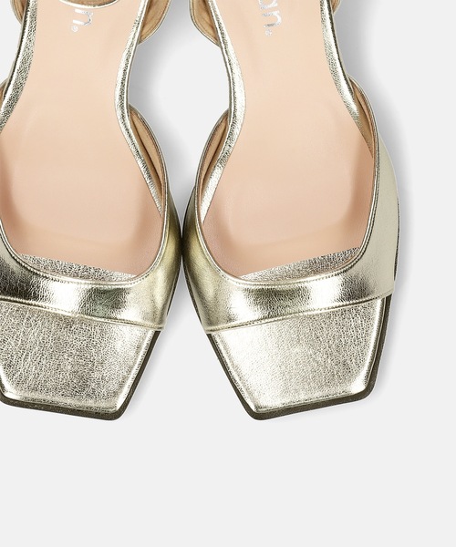 MAMIAN（マミアン）の「スクエアトゥ ストラップサンダル (5.0cmヒール)（サンダル・レディース・ブラック/グレイッシュベージュ/ホワイトゴールド・L/M/S/LL）」の11枚目の写真