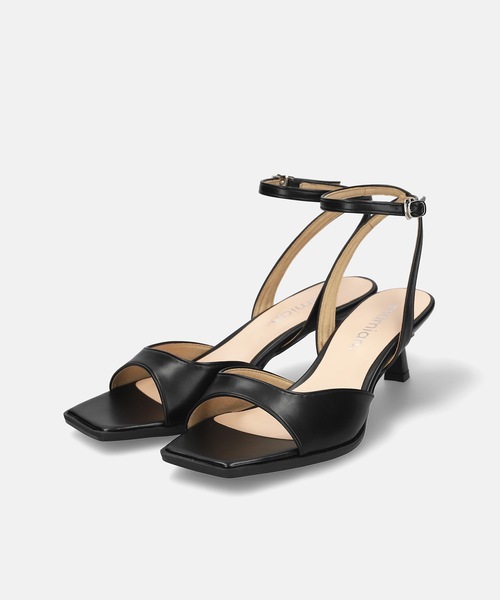 MAMIAN（マミアン）の「スクエアトゥ ストラップサンダル (5.0cmヒール)（サンダル・レディース・ブラック/グレイッシュベージュ/ホワイトゴールド・L/M/S/LL）」の14枚目の写真