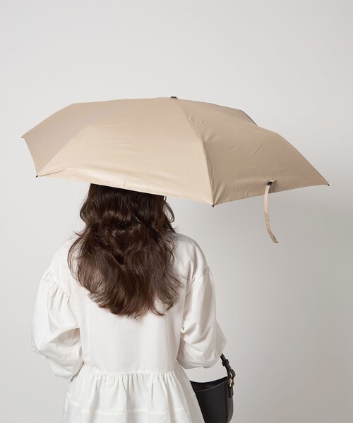 TRADITIONAL WEATHERWEAR 晴雨兼用　折り畳み傘　ベージュ セール】＜Traditional Weatherwear＞ライト ウェイト傘 / 晴雨