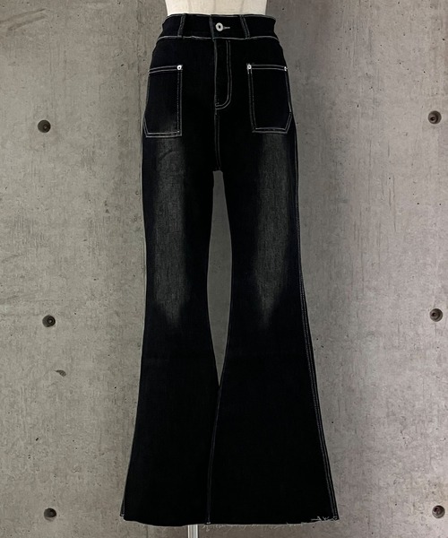 meJane(ミージェーン)の「裾フレア デニムパンツ(デニムパンツ・レディース・ブルー/ブラック/インディゴブルー・S/M)」の21枚目の写真