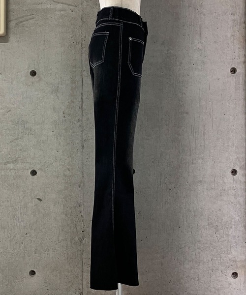 meJane(ミージェーン)の「裾フレア デニムパンツ(デニムパンツ・レディース・ブルー/ブラック/インディゴブルー・S/M)」の22枚目の写真