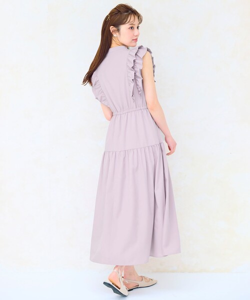 Feroux(フェルゥ)の「ショルダーフリルティアード ワンピース(ワンピース・レディース・ライラック系/スカイブルー系・1/2)」の4枚目の写真