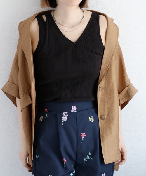 cepo（セポ）の「〈前後2way〉アシメネックタンクトップ（タンクトップ・レディース・オフホワイト/ブラック/ライム・M）」の2枚目の写真