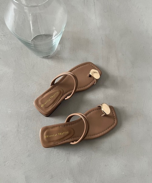 ORiental TRaffic by yuri（オリエンタルトラフィックバイユリ）の「【ZOZOTOWN限定】メタルモチーフトングサンダル/51290（サンダル・レディース・ブラウン/ベージュ/ブラック・LL/M/S/L）」の7枚目の写真