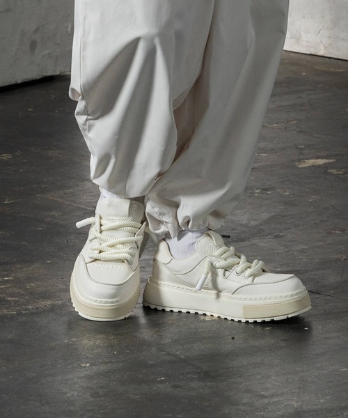 +CLOSET（プラスクローゼット）の「ロープシューレースレザースニーカー（スニーカー・メンズ・ホワイト/ブラック・26.5cm/25.5cm/24.5cm/27.5cm/24.0cm/23.5cm）」の13枚目の写真