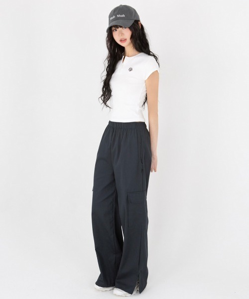muahmuah(ムーアムーア)の「A'GEM/9 × .kom 『muah muah/ムーアムーア』SLIM FIT REGULAR BUTTON HALF T-SHIRT/スリムレギュラーボタン半袖Tシャツ(Tシャツ/カットソー・レディース・カーキ/ブラック/アイボリー・FREE)」の8枚目の写真