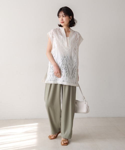 Bou Jeloud（ブージュルード）の「Vネックレースプルオーバー（Tシャツ/カットソー・レディース・ブラック/オフホワイト・38）」の4枚目の写真
