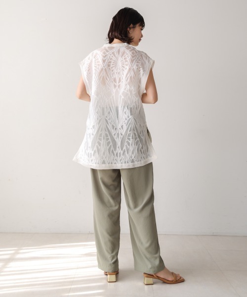 Bou Jeloud（ブージュルード）の「Vネックレースプルオーバー（Tシャツ/カットソー・レディース・ブラック/オフホワイト・38）」の9枚目の写真