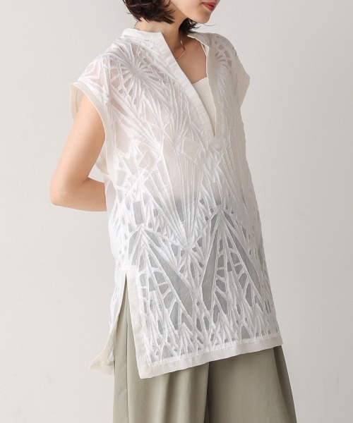 Bou Jeloud（ブージュルード）の「Vネックレースプルオーバー（Tシャツ/カットソー・レディース・ブラック/オフホワイト・38）」の12枚目の写真