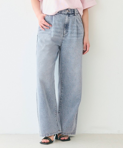 coca（coca）（コカ）の「タックデニムパンツ（デニムパンツ・レディース・ホワイト/ライトブルー/ブルー・S/M/L）」の2枚目の写真